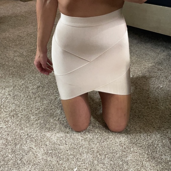 Hot Miami Styles Body-con Pale Pink Criss Cross Mini Skirt - Picture 4 of 15